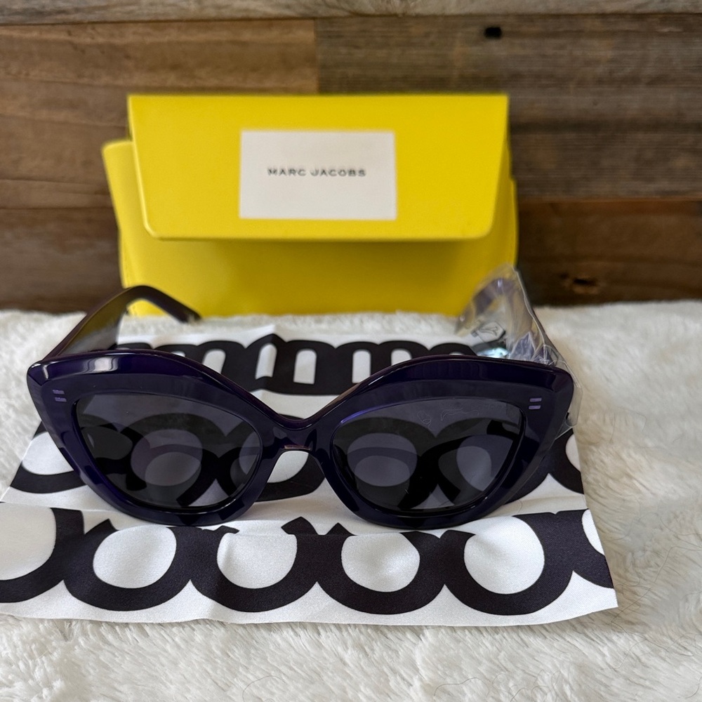 Marc Jacob’s The Sunglasses in Purple New With the Case